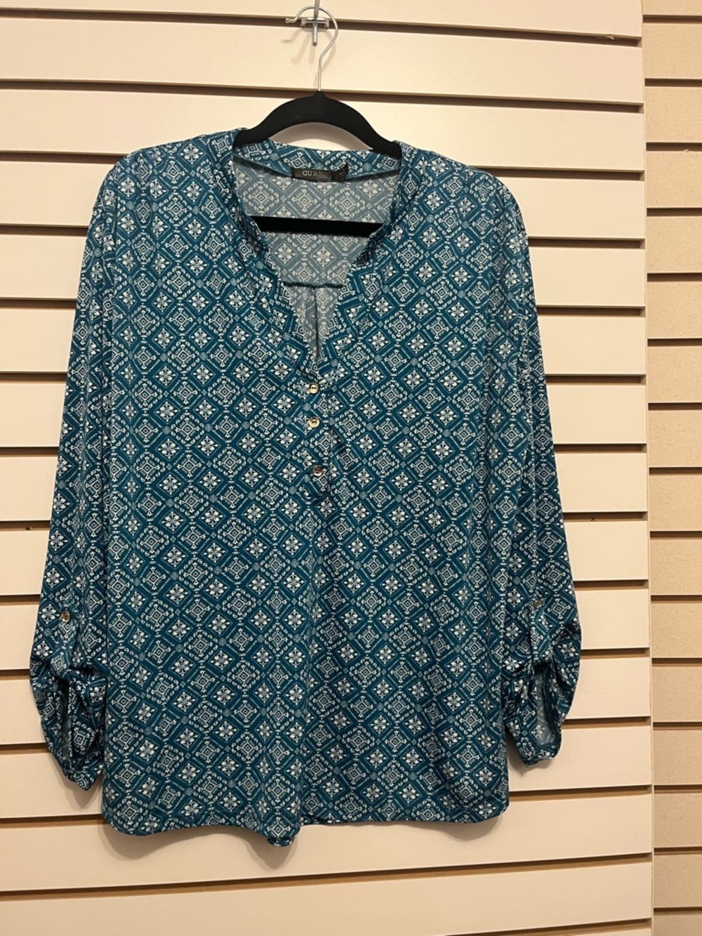 🧡 3/$15 Womens Teal Geometric Button-Front Blouse